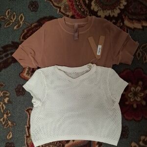SKIMS two Crop White And Tan Short Sleeve Tops
